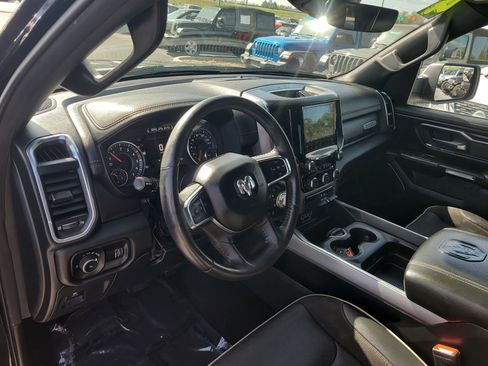 Used 2024 RAM 1500 Laramie AWD/4WD image 19
