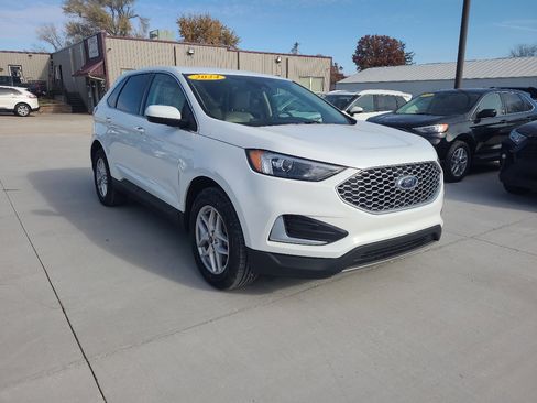 Used 2024 Ford Edge SEL image 4