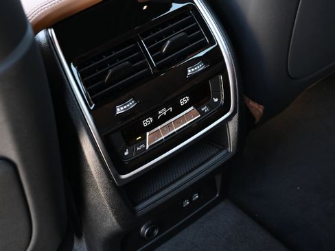 New 2026 BMW X7 xDrive40i AWD/4WD image 28