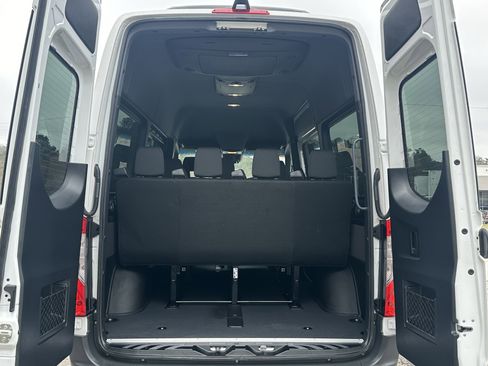 Used 2024 Mercedes-Benz Sprinter 2500 image 21