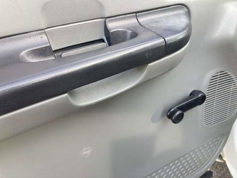 Used 2007 Ford F350 XL image 16