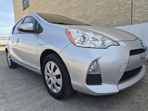 Used 2014 Toyota Prius C Two FWD image 3