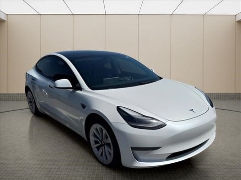 Used 2022 Tesla Model 3 Long Range AWD/4WD image 8