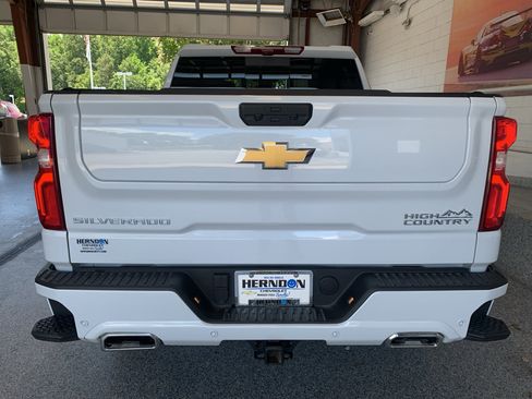 Used 2026 Chevrolet Silverado 1500 High Country AWD/4WD image 7