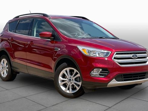 Used 2018 Ford Escape SE w/ SE Sync 3 Package FWD image 2