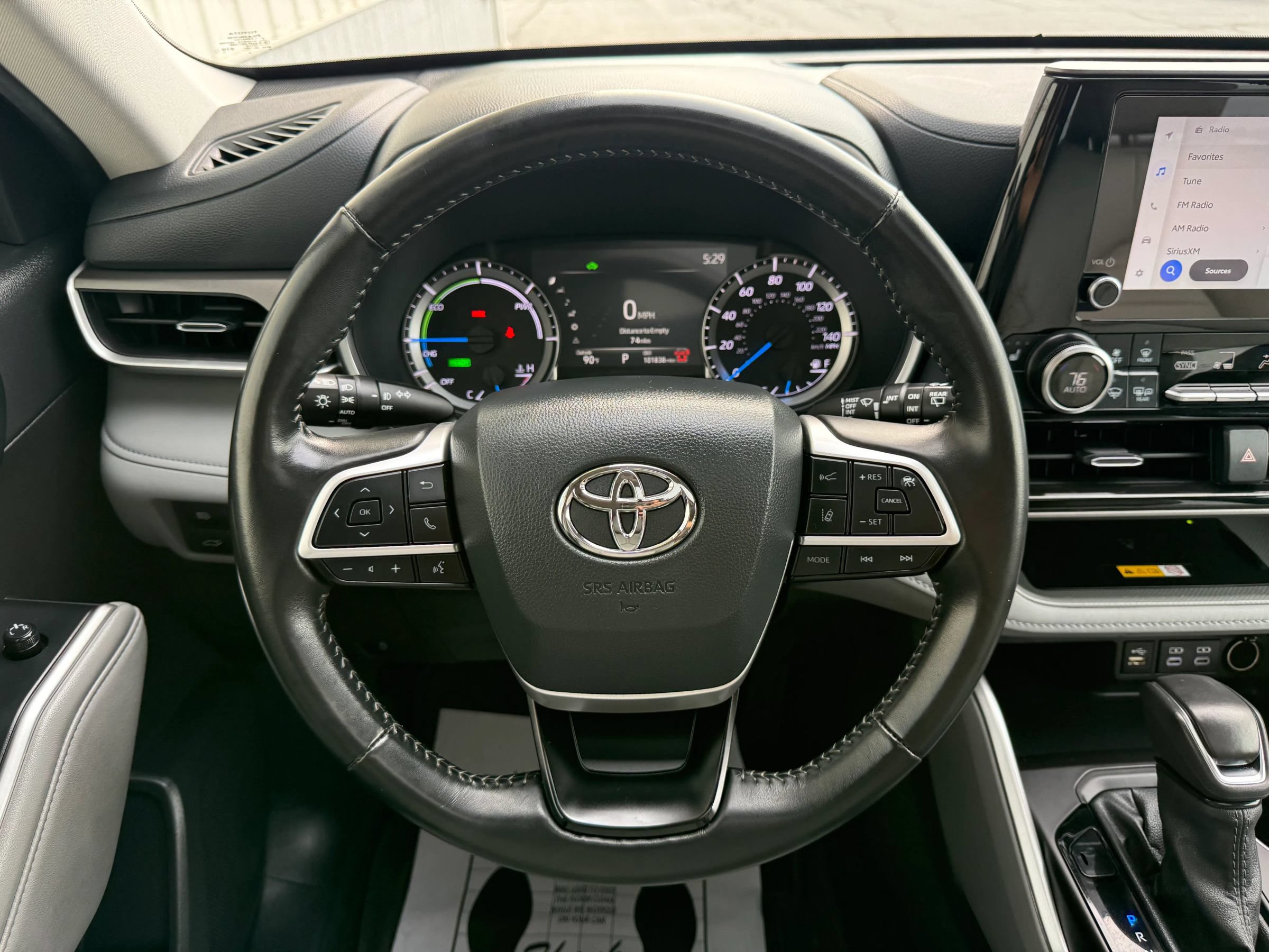 Used 2025 Toyota Highlander XLE AWD/4WD image 19