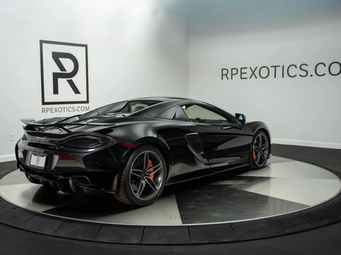 Used 2019 McLaren 570S Spider image 4