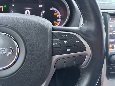 Used 2018 Jeep Grand Cherokee Limited image 12