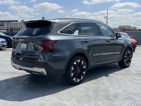 Certified 2024 Kia Sorento SX image 6