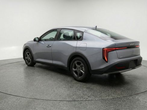 Used 2025 Kia K4 LXS image 5