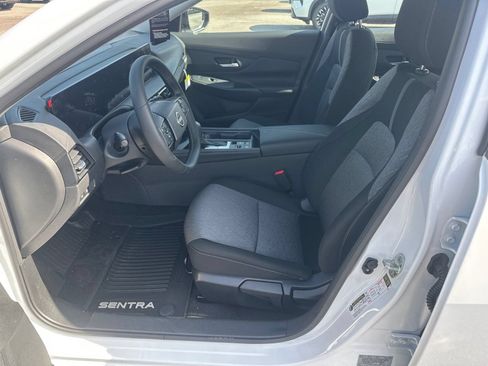 New 2026 Nissan Sentra SV w/ SV Convenience Package FWD image 9