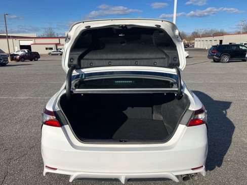 Used 2023 Toyota Camry SE image 18