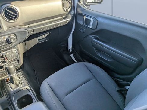 Used 2022 Jeep Wrangler Unlimited Sport AWD/4WD image 17