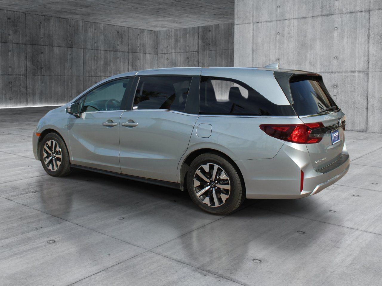Used 2025 Honda Odyssey EX-L image 3