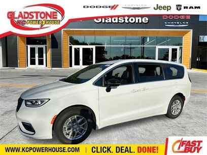 New 2026 Chrysler Pacifica Select