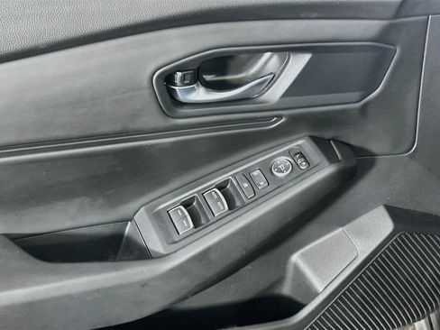 Used 2025 Honda Accord SE image 15