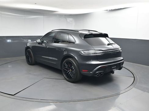 Certified 2024 Porsche Macan GTS image 3