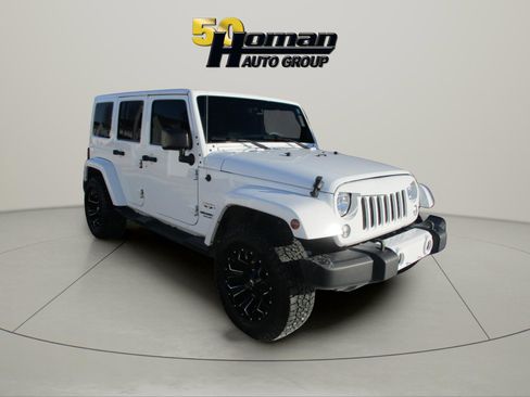 Used 2016 Jeep Wrangler Unlimited Sahara w/ Dual Top Group AWD/4WD image 7