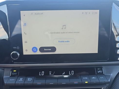 Used 2025 Toyota Camry SE image 29