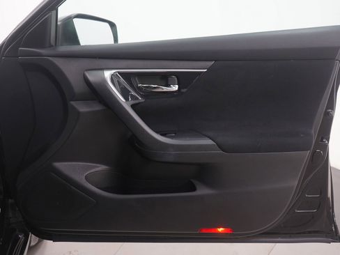 Used 2014 Nissan Altima 2.5 SV image 9