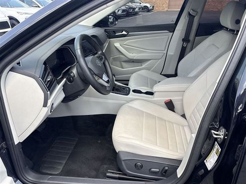 Used 2024 Volkswagen Jetta SE w/ Black Wheel Package FWD image 18
