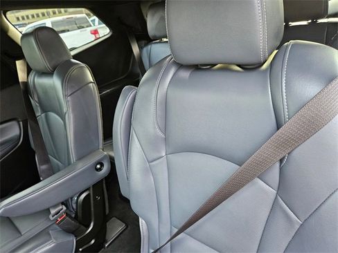 Used 2024 Buick Enclave Premium image 16