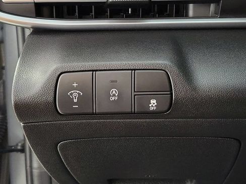 Used 2025 Hyundai Elantra SE FWD image 23