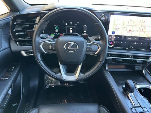 Used 2025 Lexus RX 450h AWD w/ Convenience Package image 16