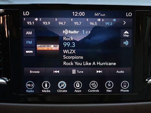 Used 2019 Chrysler Pacifica Touring-L FWD image 20