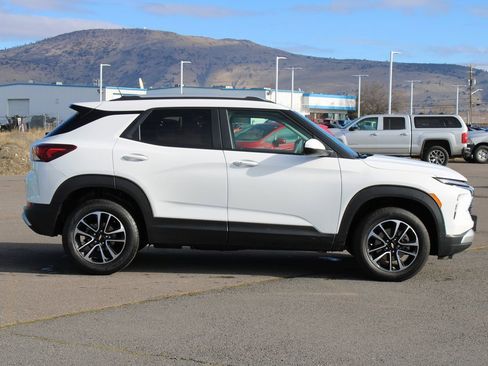 Used 2025 Chevrolet TrailBlazer LT image 7