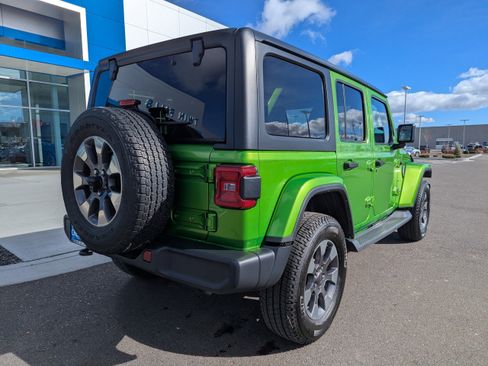 Used 2019 Jeep Wrangler Unlimited Sahara w/ Dual Top Group AWD/4WD image 32