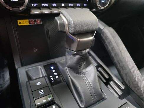 Certified 2025 Toyota Tacoma Limited AWD/4WD image 20