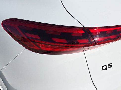 Certified 2025 Audi Q5 Premium w/ Convenience Package AWD/4WD image 34
