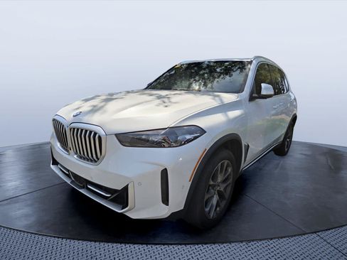 Used 2024 BMW X5 sDrive40i w/ Parking Assistance Package RWD image 3