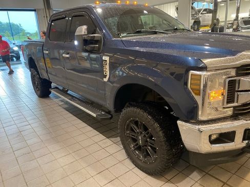 Used 2019 Ford F350 XLT w/ XLT Premium Package AWD/4WD image 3