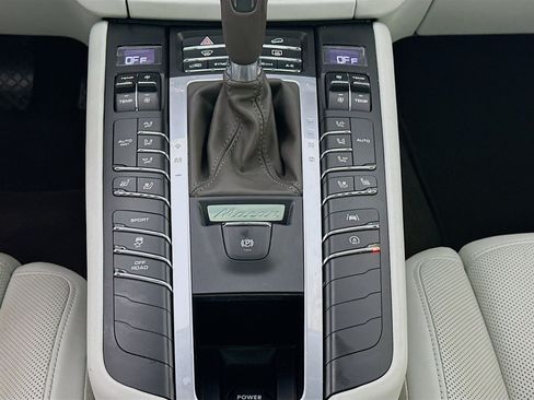 Used 2021 Porsche Macan S AWD/4WD image 13