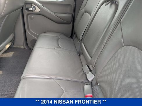 Used 2014 Nissan Frontier SL w/ SL Moonroof Package AWD/4WD image 17