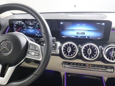 Used 2021 Mercedes-Benz GLB 250 image 17