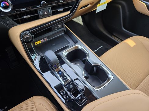 New 2026 Lexus NX 350h AWD w/ Premium Package image 10