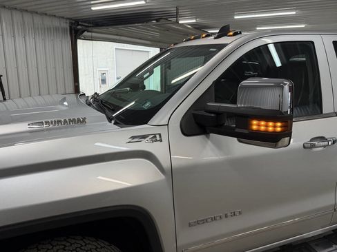 Used 2019 GMC Sierra 2500 SLT w/ Duramax Plus Package image 29