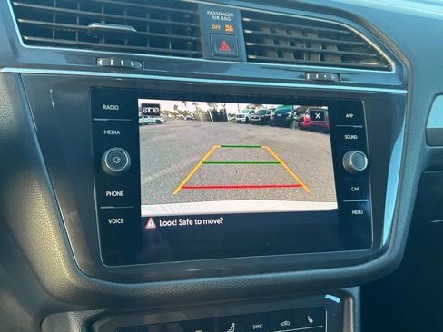 Used 2024 Volkswagen Tiguan SE image 7