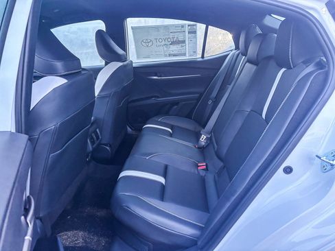 New 2026 Toyota Camry Hybrid FWD image 21