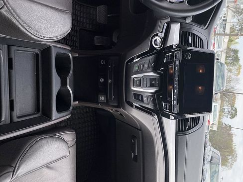 Used 2023 Honda Odyssey Touring image 17