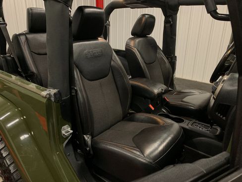 Used 2016 Jeep Wrangler Sahara image 51