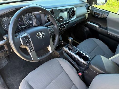 Used 2017 Toyota Tacoma SR5 w/ Tow Package image 10