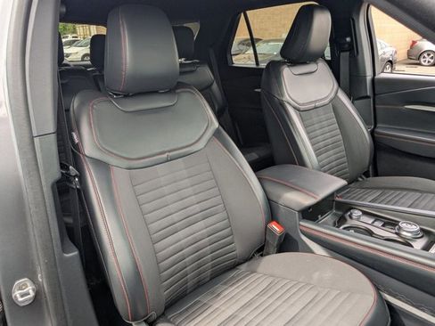 Used 2025 Ford Explorer ST-Line image 23