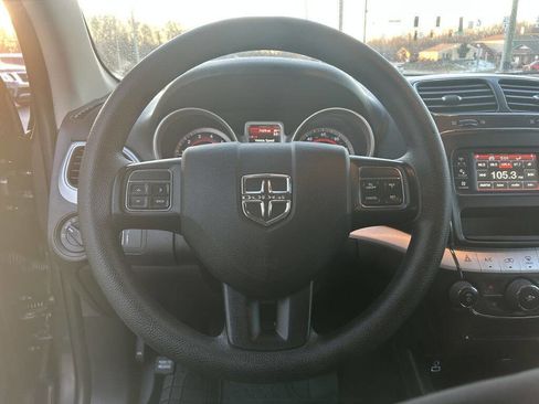 Used 2018 Dodge Journey SE image 15