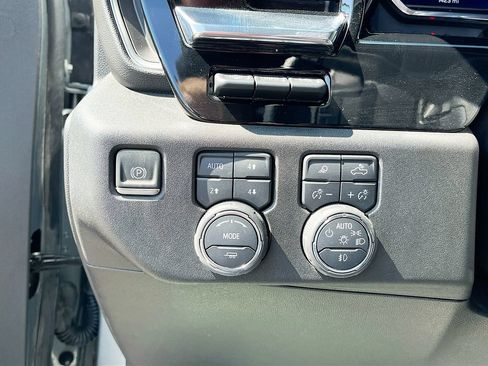 Used 2025 Chevrolet Silverado 1500 High Country w/ High Country Premium Package AWD/4WD image 10