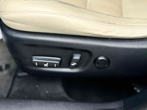 Used 2012 Lexus CT 200h FWD image 18