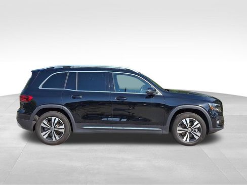 Used 2025 Mercedes-Benz GLB 250 4MATIC image 7
